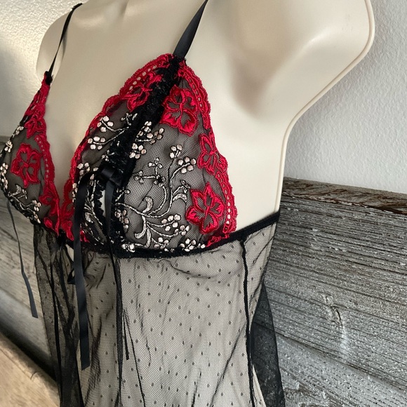 Frederick’s of Hollywood chemise lingerie size medium - Picture 2 of 5